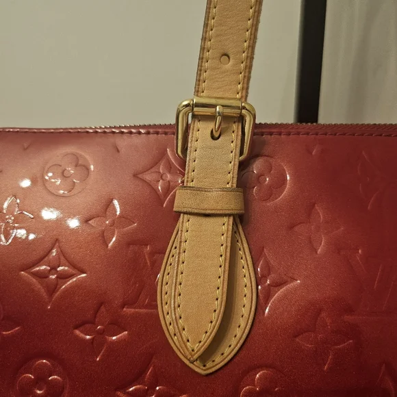 Louis Vuitton Bedford Shoulder Bag – Vernis Monogram – Red ✨ - Picture 3 of 16
